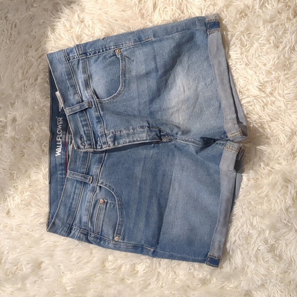 Wallflower jean shorts - Picture 1 of 7